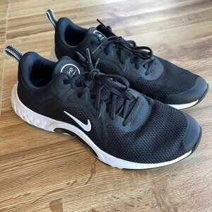 Nike Renew In-Season TR 11 Black/White | Size 8